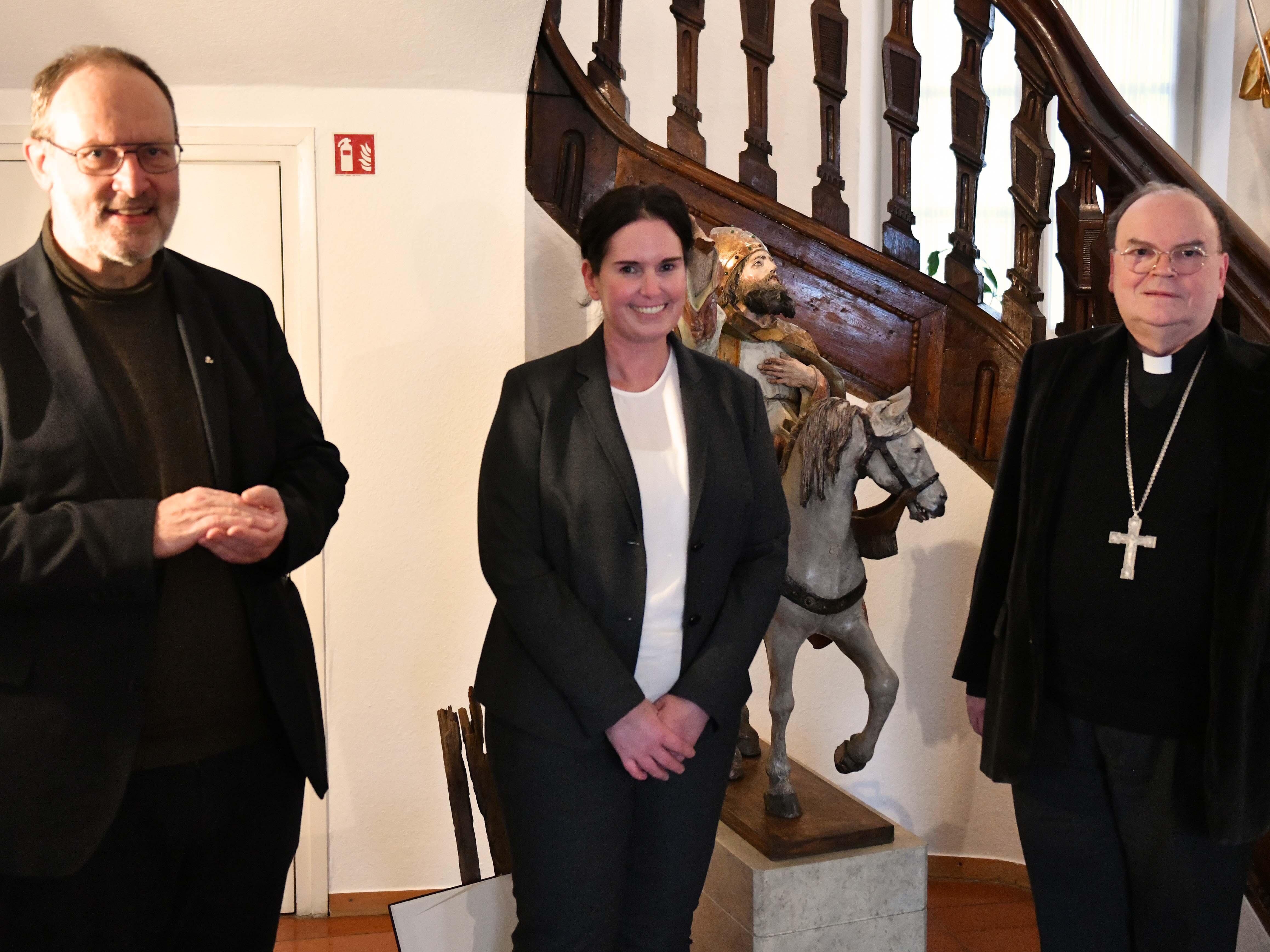 Adveniat-Hauptgeschäftsführer Pater Martin Maier SJ (links) und Geschäftsführerin Tanja Himer zu Besuch bei Bischof Dr. Bertram Meier (Foto: Ulrich Bobinger / pba).
