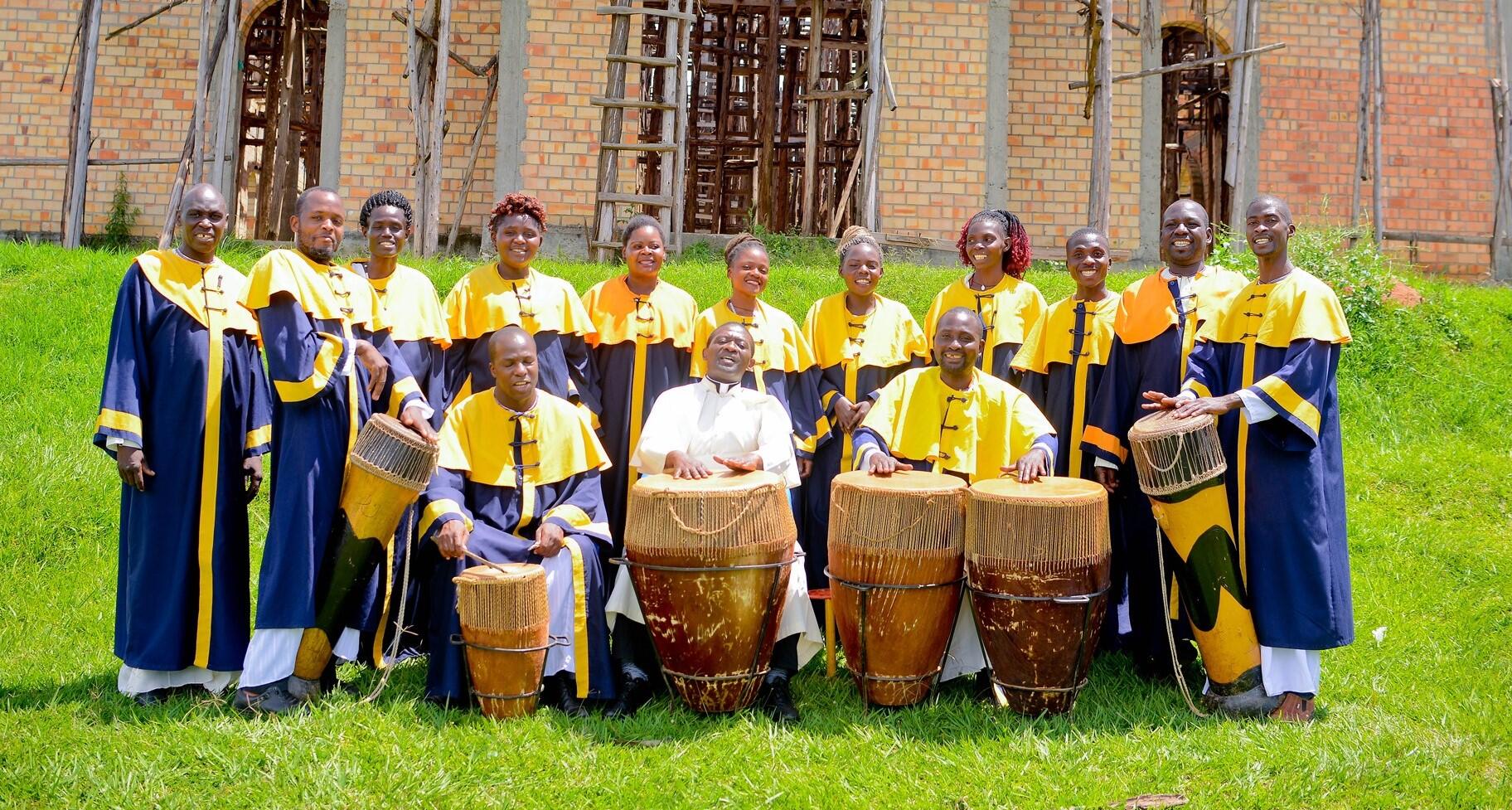 Chor der St. James Pfarrei aus Uganda