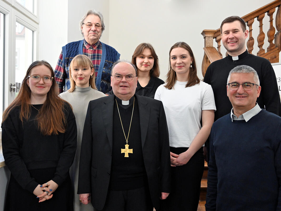 Die kleine Delegation wurde von Bischof Bertram herzlich in Augsburg begrüßt. (Foto: Leander Stork / pba)