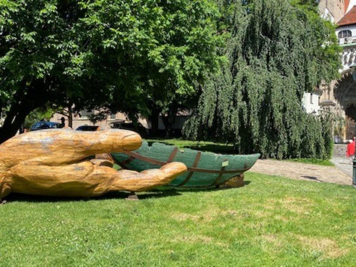 die-glasarche-sie-ist-da4097963