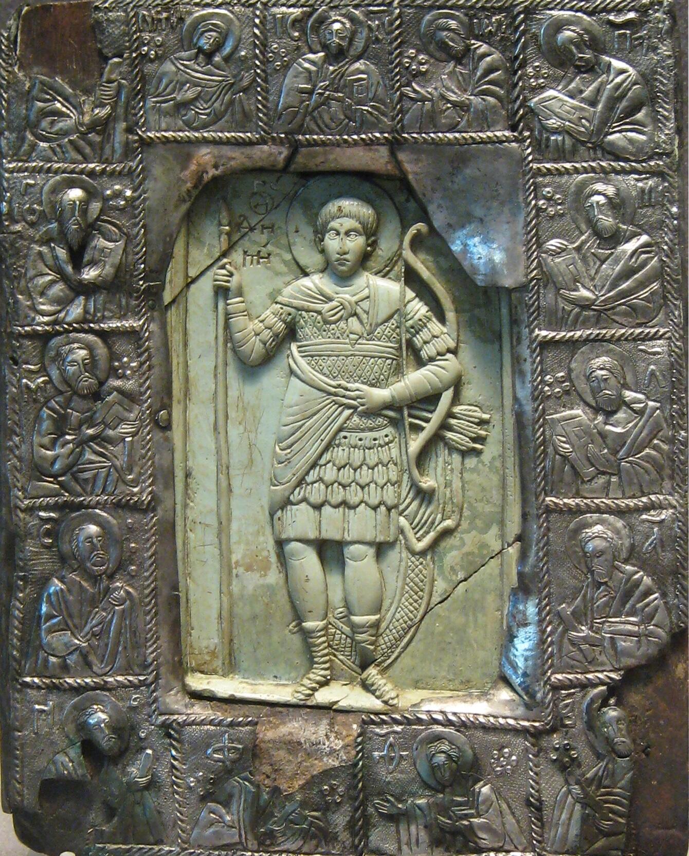 Byzantinisches Specksteinrelief in versilbertem Holzrahmen mit Darstellungen der Apostel, 14. Jh., Musée du Louvre, Paris. Foto: Sharon Mollerus (CC BY 2.0)
