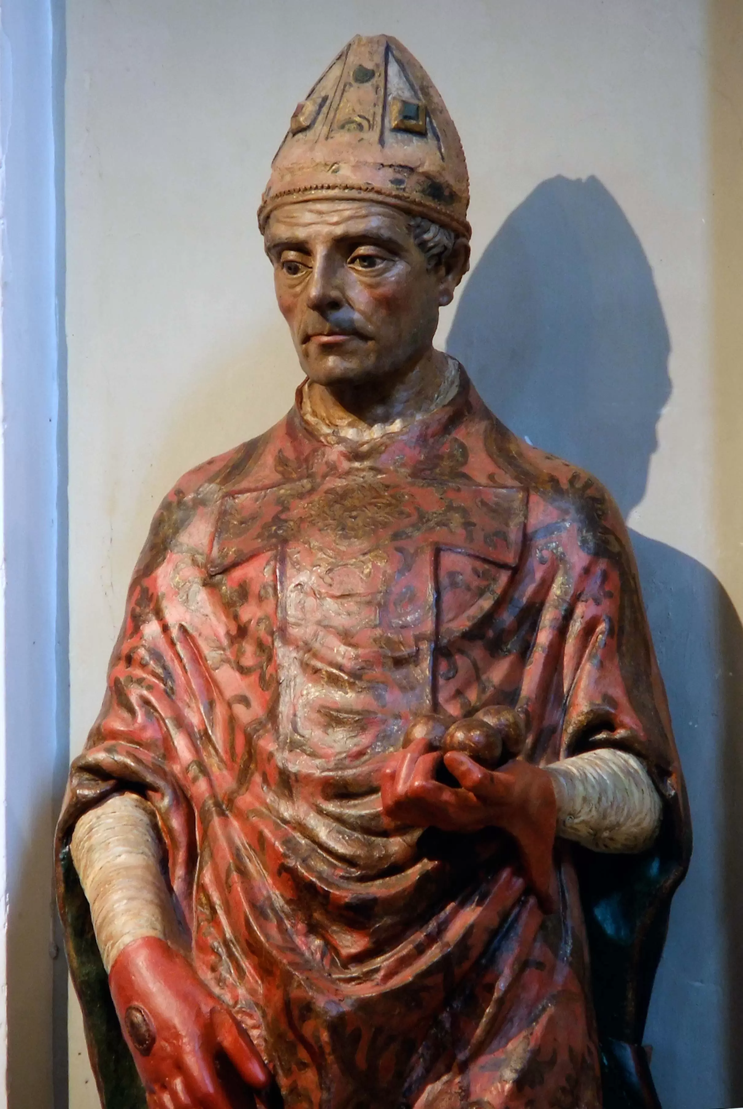 Terrakottafigur, Giacomo Cozzarelli zugeschrieben, vor 1515, Chiesa dei Santi Niccolò e Lucia, Siena. Foto: Lforzini (CC BY-SA 3.0)