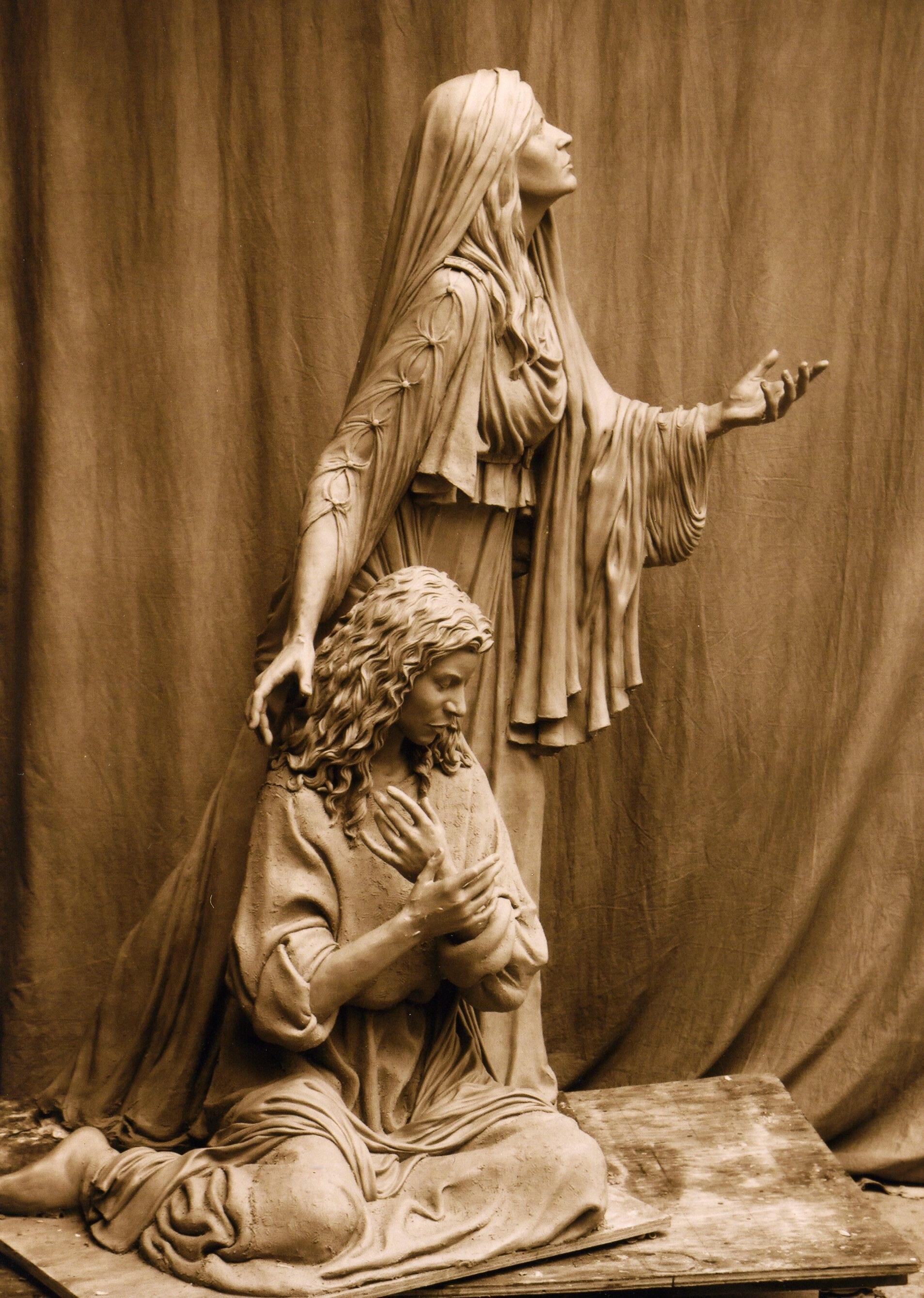 Bronzeskulptur von Christopher Slatoff vor der Saints Felicitas & Perpetua Catholic Church, San Marino, Kalifornien. Mit freundlicher Genehmigung des Künstlers