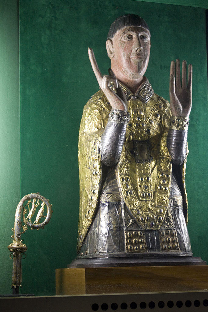 Reliquienbüste, 7. Jahrhundert, Abteikirche Saint-Césaire, Maurs (Cantal). Foto: Daniel Villafruela (CC BY-SA 3.0)
