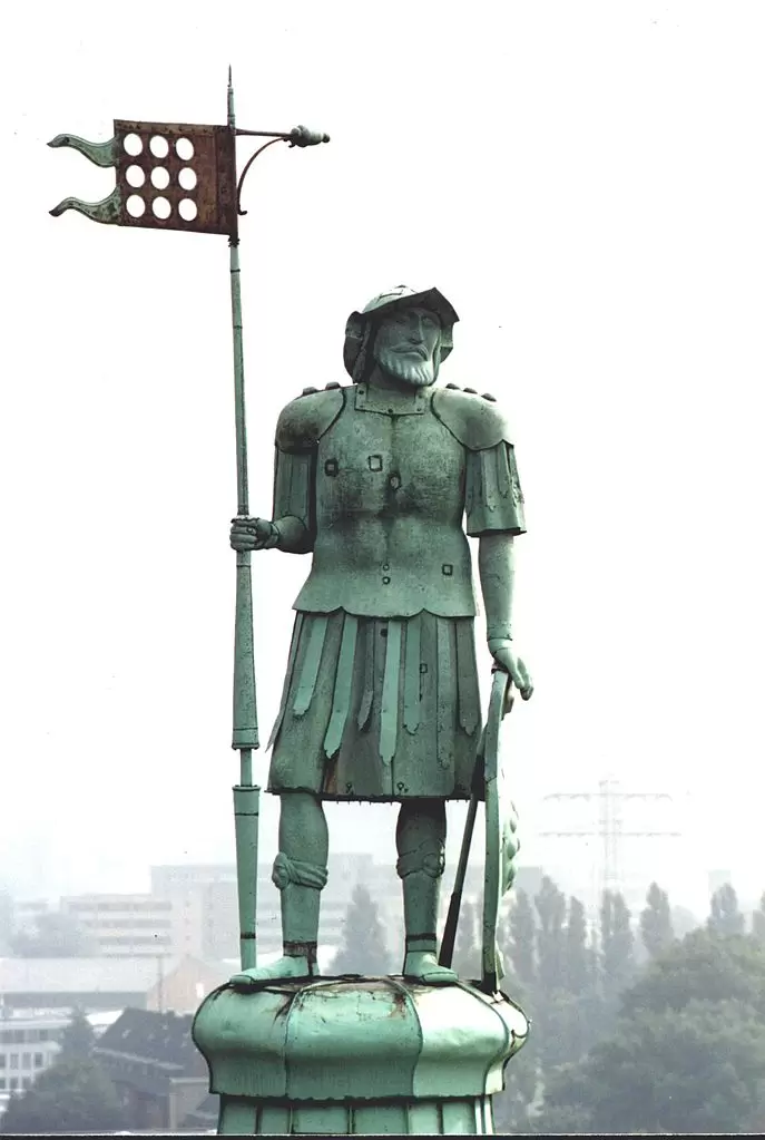 Kuppelfigur des Neusser Quirinus-Münsters