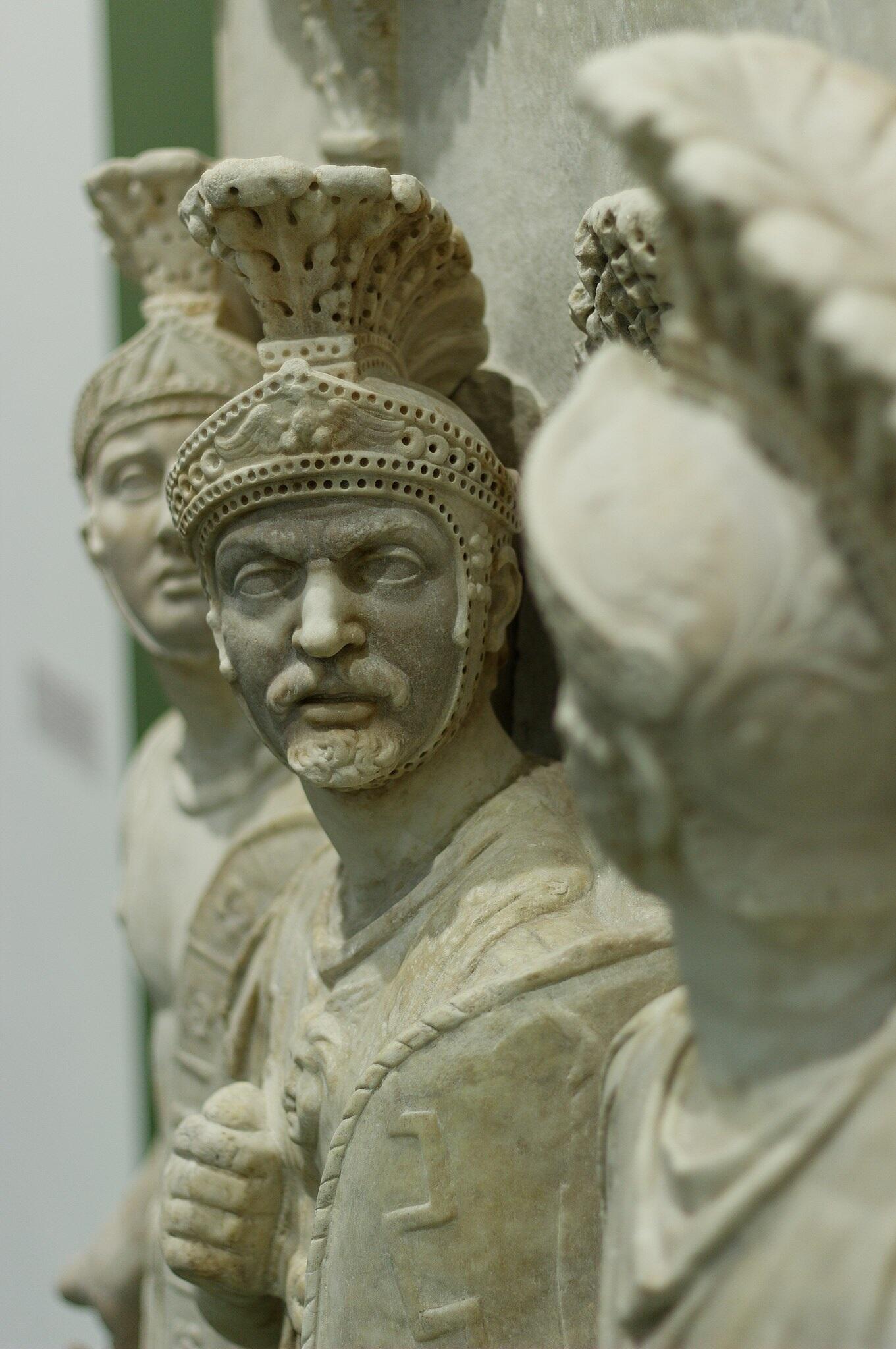 Detailansicht des sogenannten Prätorianerreliefs, um 51/52, Musée du Louvre, Paris. Foto: Xavier Caré (CC BY-SA 4.0)
