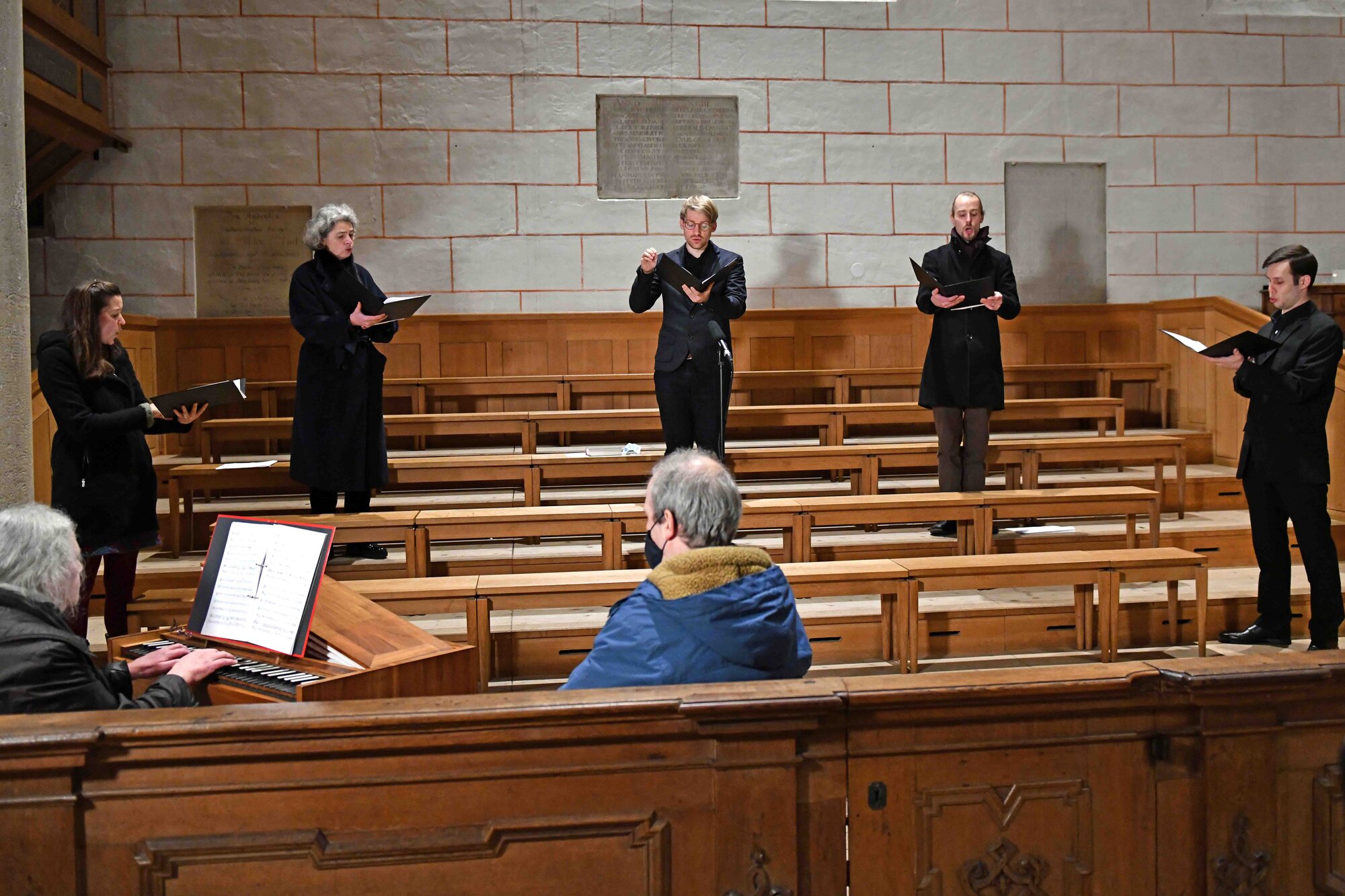 Vokalensemble AUXantiqua mit Domorganistin Claudia Waßner (Foto Nicolas Schnall_pba)
