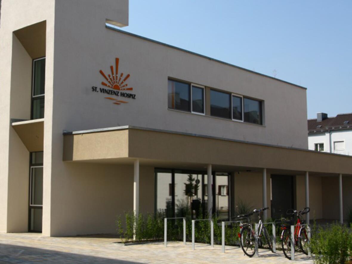 das-st-vinzenz-hospiz-augsburg-sucht-trauerbegleiter-innen-foto-st-vinzenz-hospiz3945770