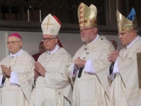 (v.l.) Erzbischof Dr. Robert Zollitsch, Apostolischer Nuntius Erzbischof Dr. Jean-Claude Périsset, Erzbischof Dr. Reinhard Marx und Bischof Dr. Konrad Zdarsa beim Gottesdienst zur Amsteinführung von Bischof Zdarsa als Bischof von Augsburg.