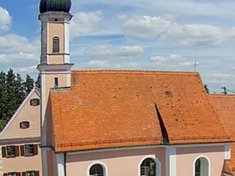 Die Pfarrkirche in Oberliezheim: Der BR stellt sie samt Geläut vor. (Foto: BR)
