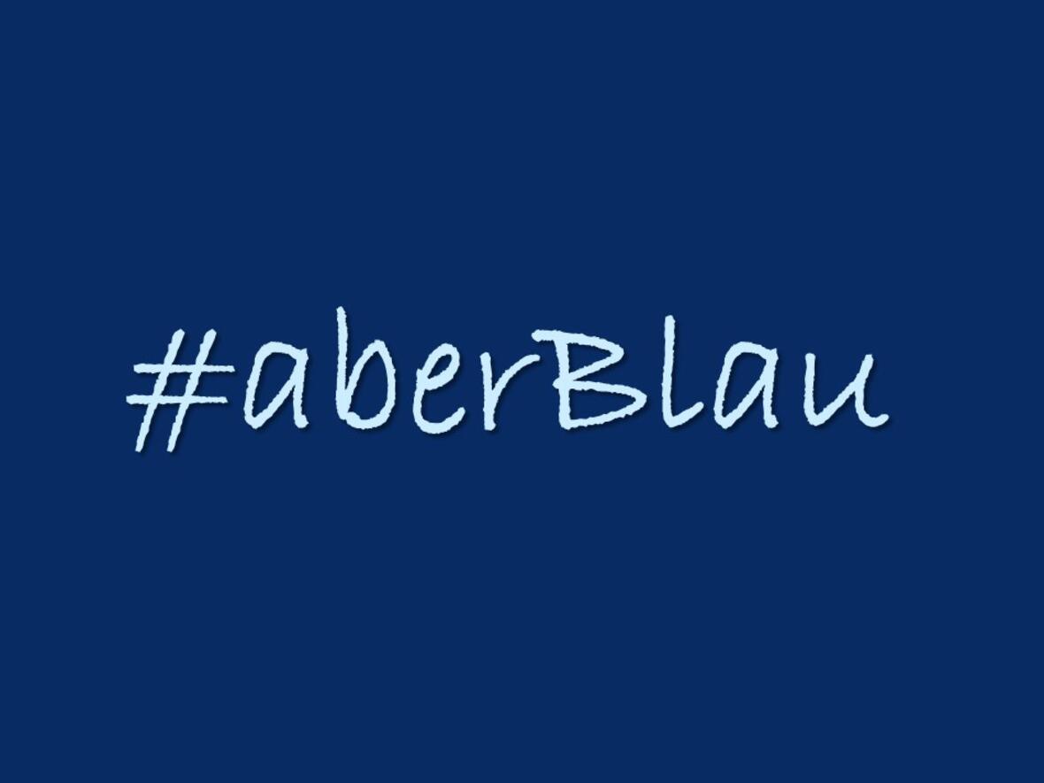 social-media-event-zum-thema-blau3796191