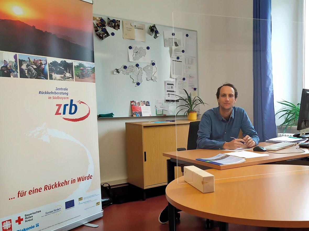 Fabian Doser, Mitarbeiter der Zentralen Rückkehrberatung Südbayern in Kempten. (Foto: Caritas Augsburg)