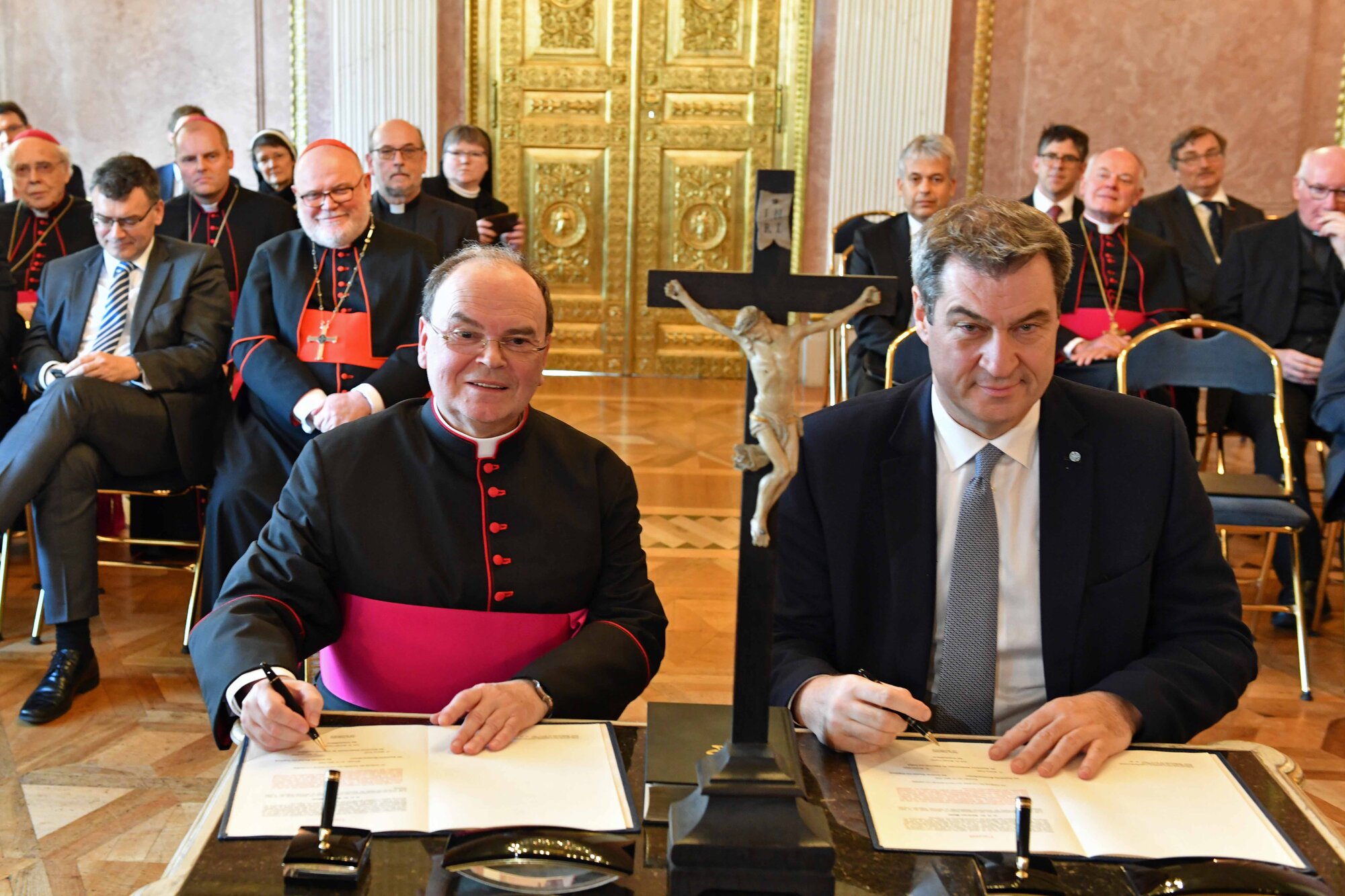 Vereidigung des ernannten Bischof von Augsburg, Prälat Dr. Bertram Meier (Foto Nicolas Schnall_pba) 13