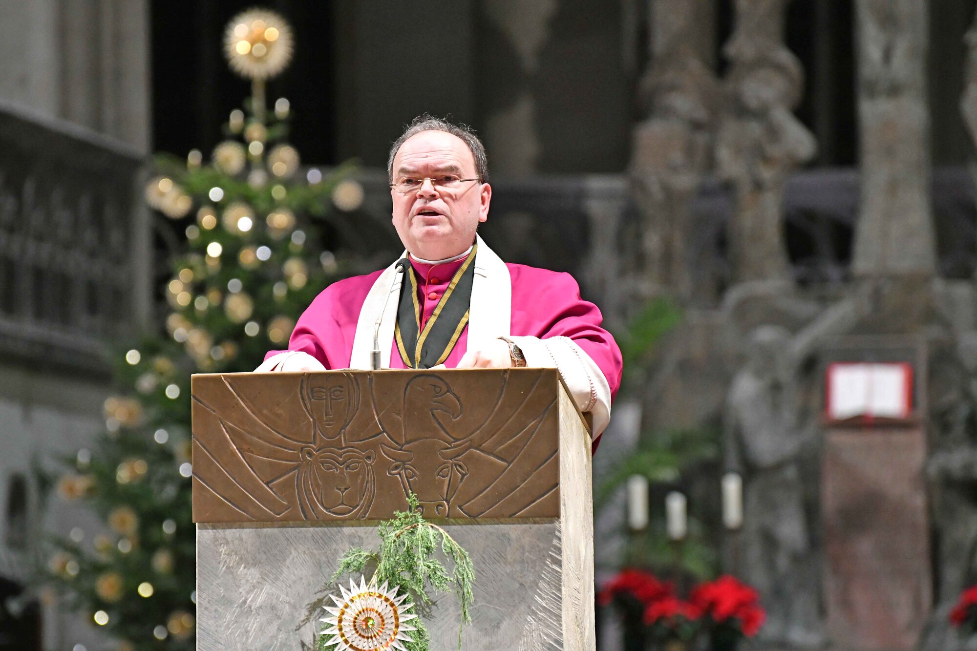 Diözesanadministrator Bertram Meier predigt zum Jahresabschluss (Foto Nicolas Schnall_pba)