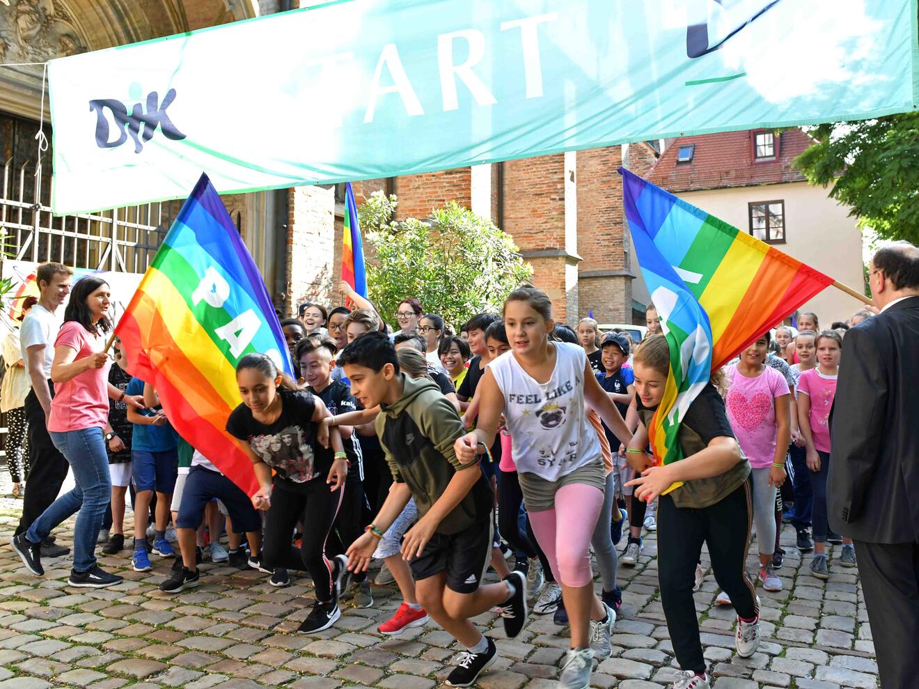 Laufen für den guten Zweck beim Interreligiösen Augsburger Friedenslauf. (Archivfoto: Nicolas Schnall / pba)