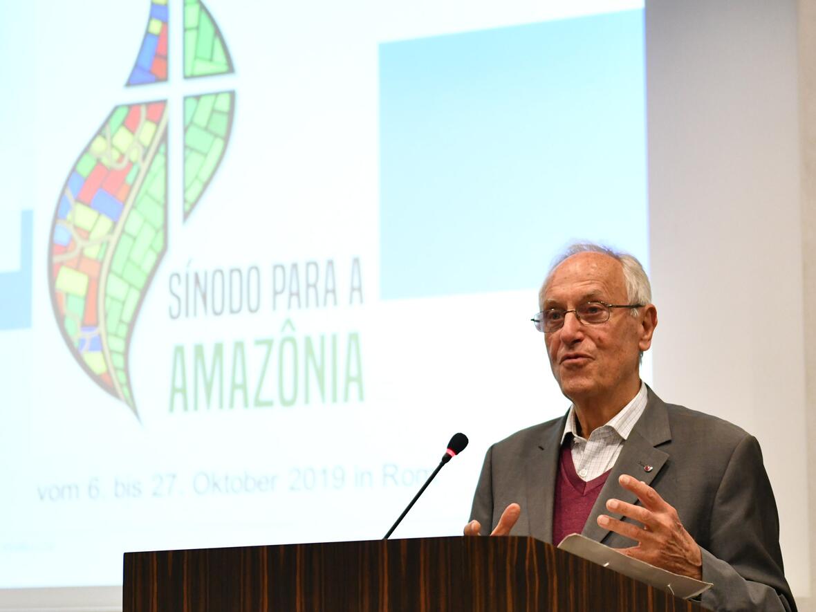 Dr. Paulo Süss spricht über seine Erfahrungen bei der Amazonas-Synode. (Fotos: Julian Schmidt / pba)