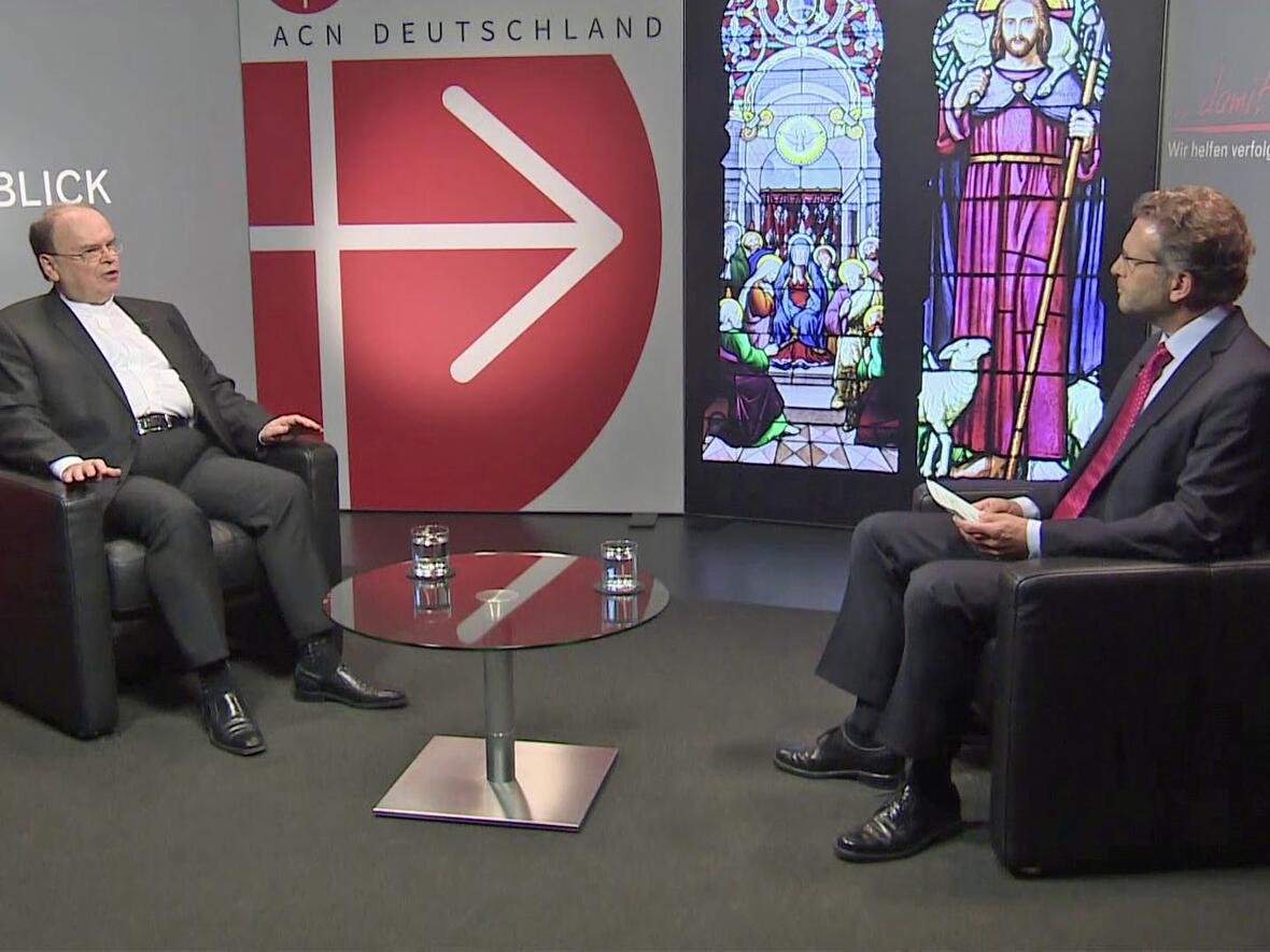 Diözesanadministrator Prälat Dr. Bertram Meier im Gespräch mit Berthold Pelster in der "Weitblick"-Sendung von "Kirche in Not". (Foto: KIRCHE IN NOT / ACN Deutschland)