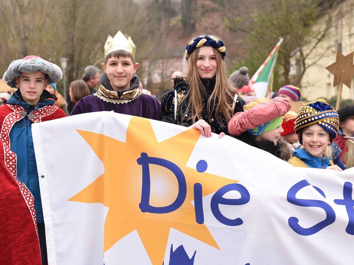 Die Sternsingeraktion 2019 war ein großer Erfolg: Das Bild zeigt Sternsinger bei der diözesanen Eröffnung in Herrsching Ende vergangenen Jahres. (Archivfoto: Maria Steber / pba)