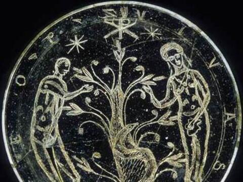 Glasschale aus dem 4. Jahrhundert mit der Abbildung des Sündenfalls (Foto: Stadtarchäologie Augsburg)