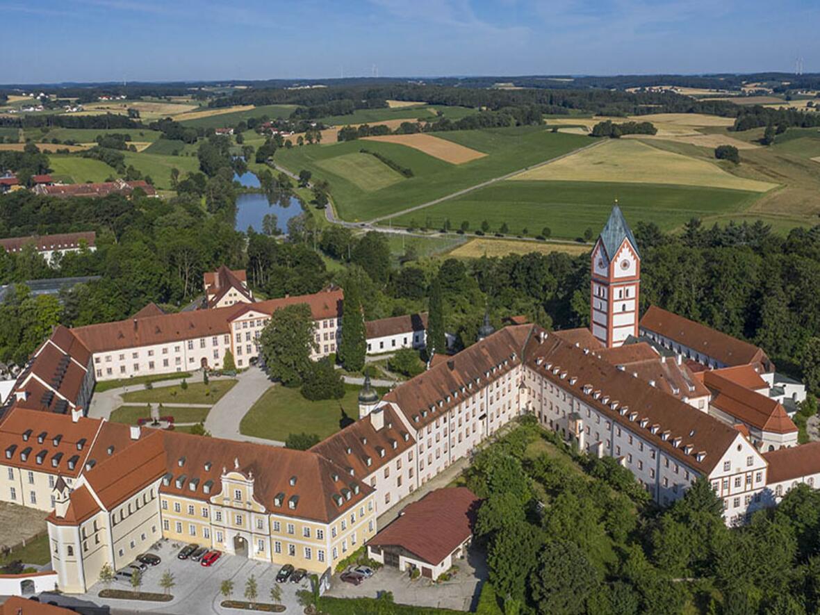 Luftaufnahme Kloster Scheyern (Foto: Brandl)