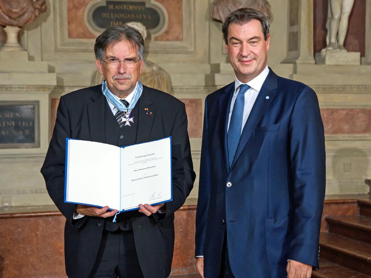 Domkapellmeister Reinhard Kammler von Ministerpräsident Söder geehrt. (Foto: Bayerische Staatskanzlei)