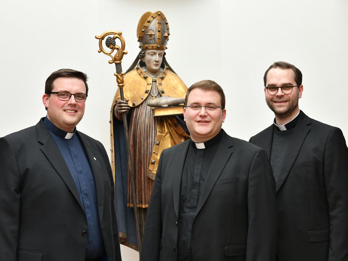 Die Diakone Florian Stadlmayr, Dominic Ehehalt und Dominik Loy (v.l.) werden am 30. Juni zu Priestern geweiht. (Fotos: Daniel Jäckel/pba)