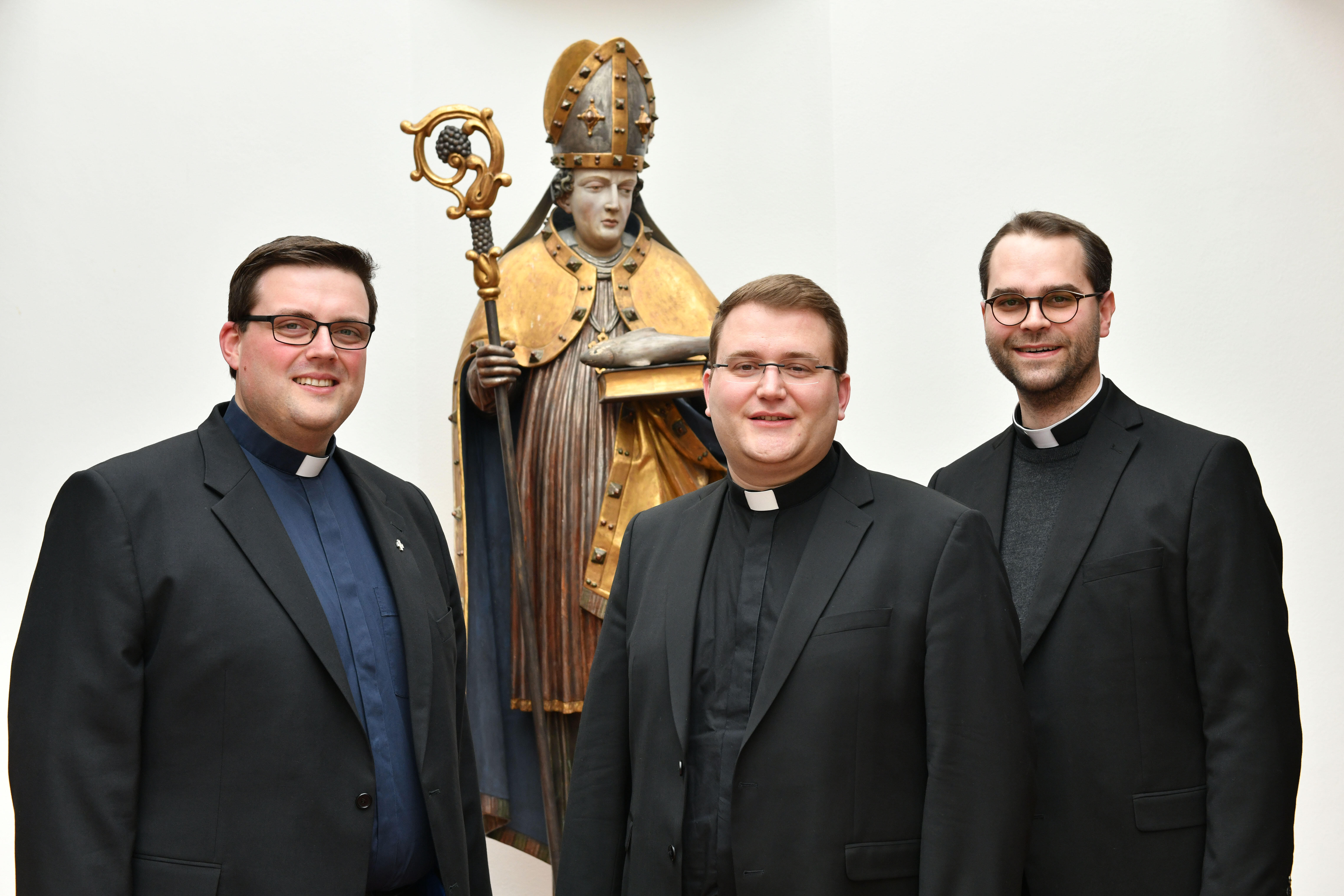 Die Diakone Florian Stadlmayr, Dominic Ehehalt und Dominik Loy (v.l.) werden am 30. Juni zu Priestern geweiht. (Fotos: Daniel Jäckel/pba)