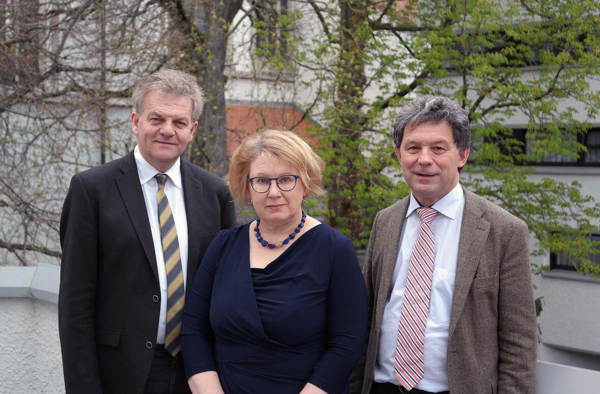Bernhard Scholz, Martina Lutz und Anton Schuster (von links) haben gestern Ordinariatsmitarbeitern die Prävenionsarbeit des Bistums vorgestellt (Foto: Karl-Georg Michel/pba).
