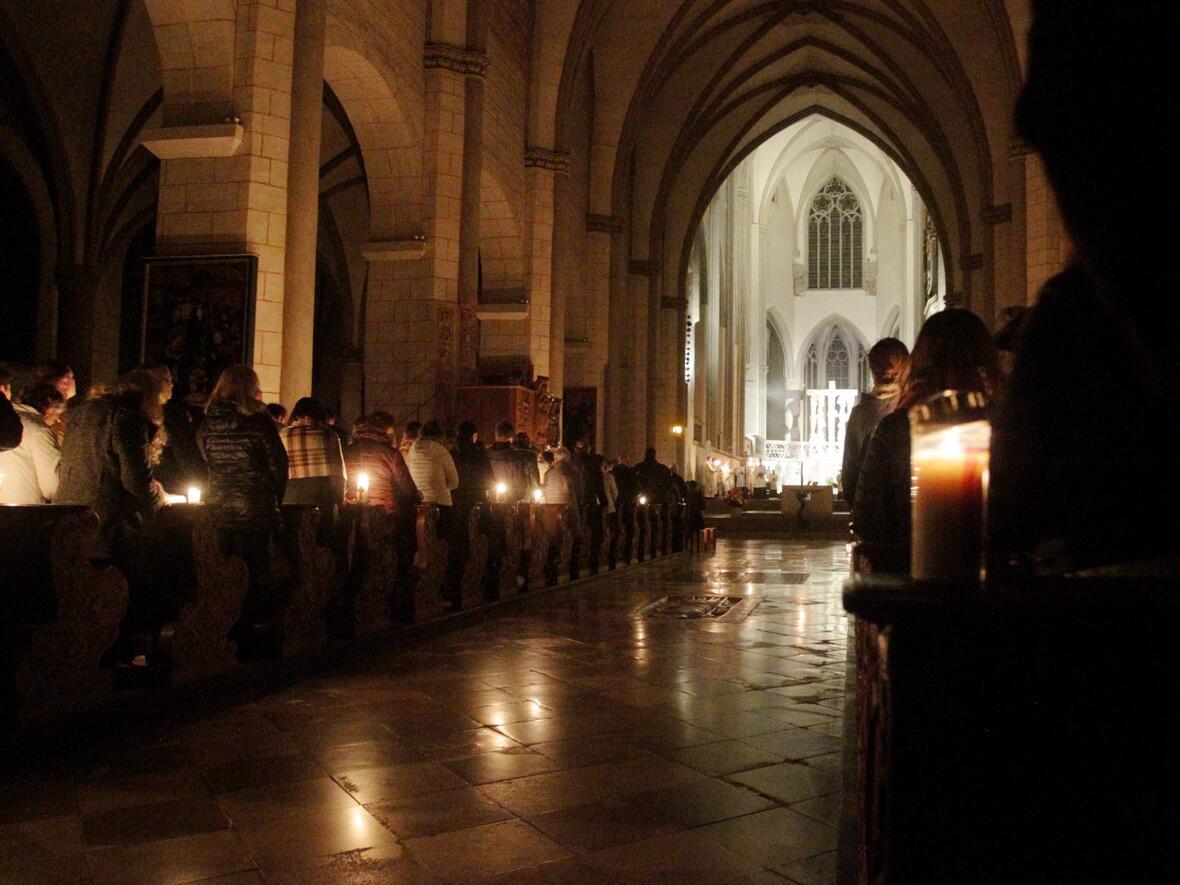 Osternacht im Augsburger Dom. (Fotos: Annette Zoepf / pba).