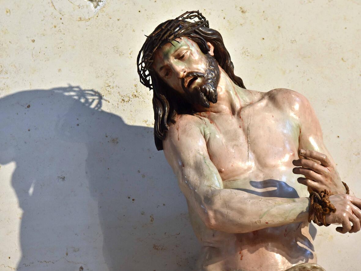 "Ecce homo" von Georg Petel, Sakramentsaltar im Augsburger Dom. (Foto: Nicolas Schnall / pba)