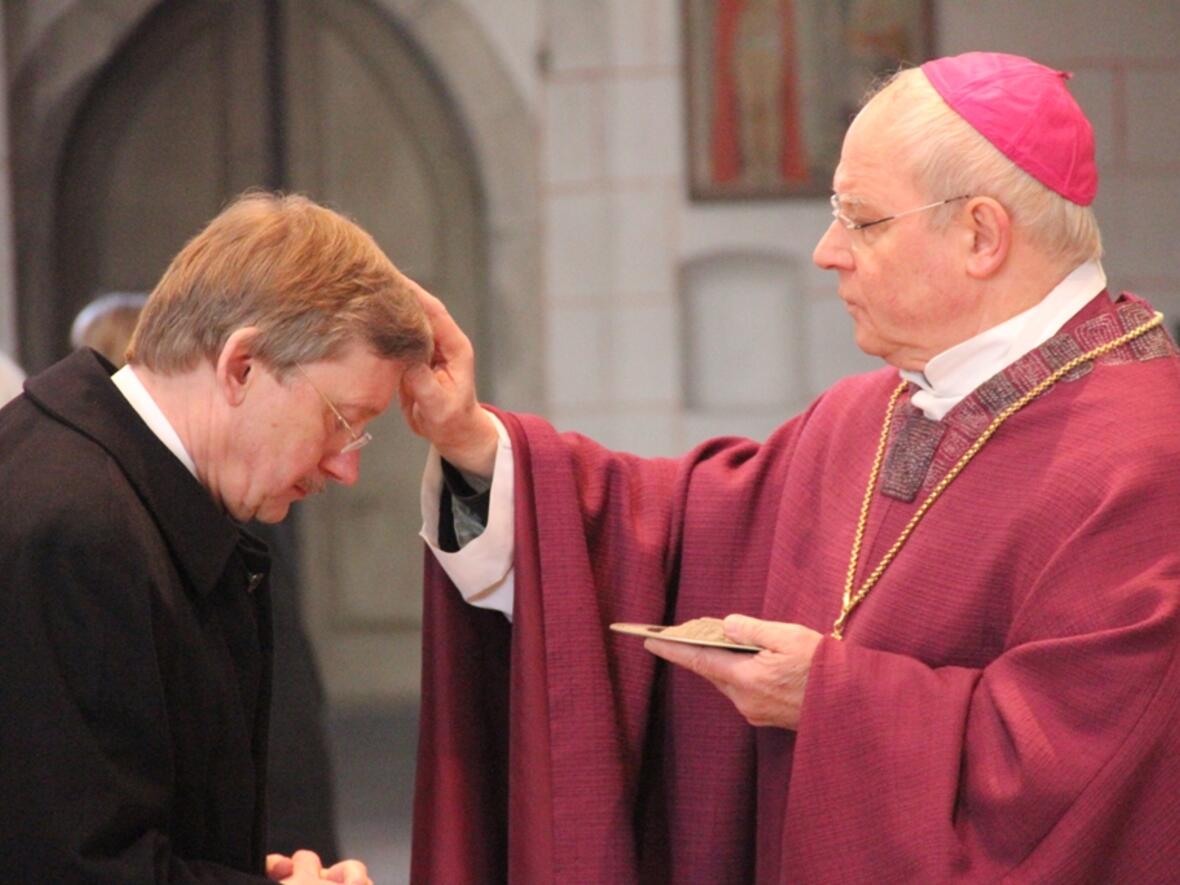 aschermittwoch-der-kuenstler-im-augsburger-dom677062