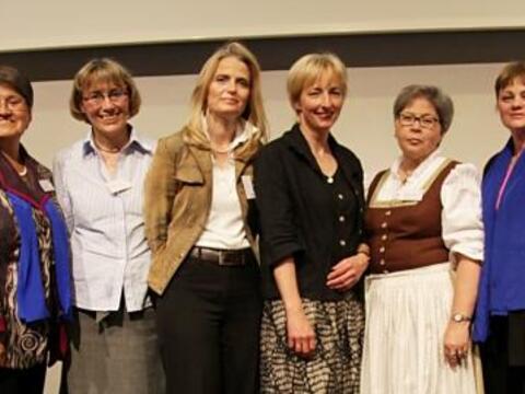 Das neue Führungsteam des KDFB in der Diözese Augsburg: von links: Hildegard Bachmann, Susanne Bernheim, Sabine Birgmeier, Sabine Slawik, Maria Magdalena Eberle und Wedigunda Zillner. Bild. KDFB