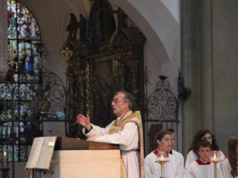 Stadtpfarrer Monsignore Franz Wolf zelebrierte und predigte im Schlussgottesdienst zur Ulrichswoche.