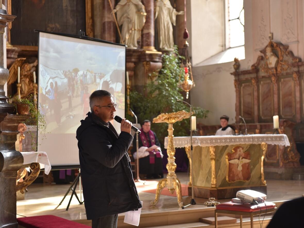 Anton Stegmair informiert über die Situation im Südsudan.