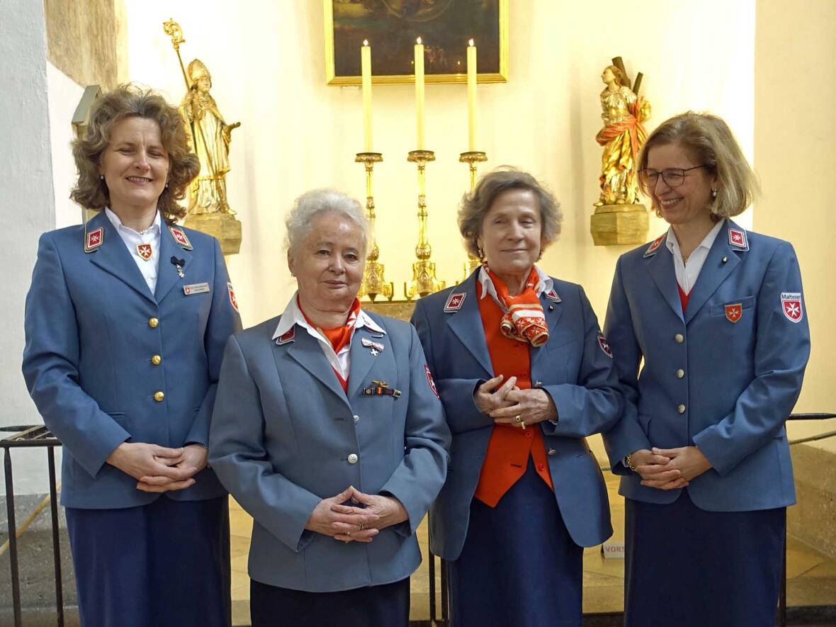 (v.l.n.r.) Gräfin Daisy von Bernstorff, Amalie Wiedemann, Tosca Szmrecsanyi, Gräfin Katharina Fugger von Glött (Foto: Malteser Augsburg)