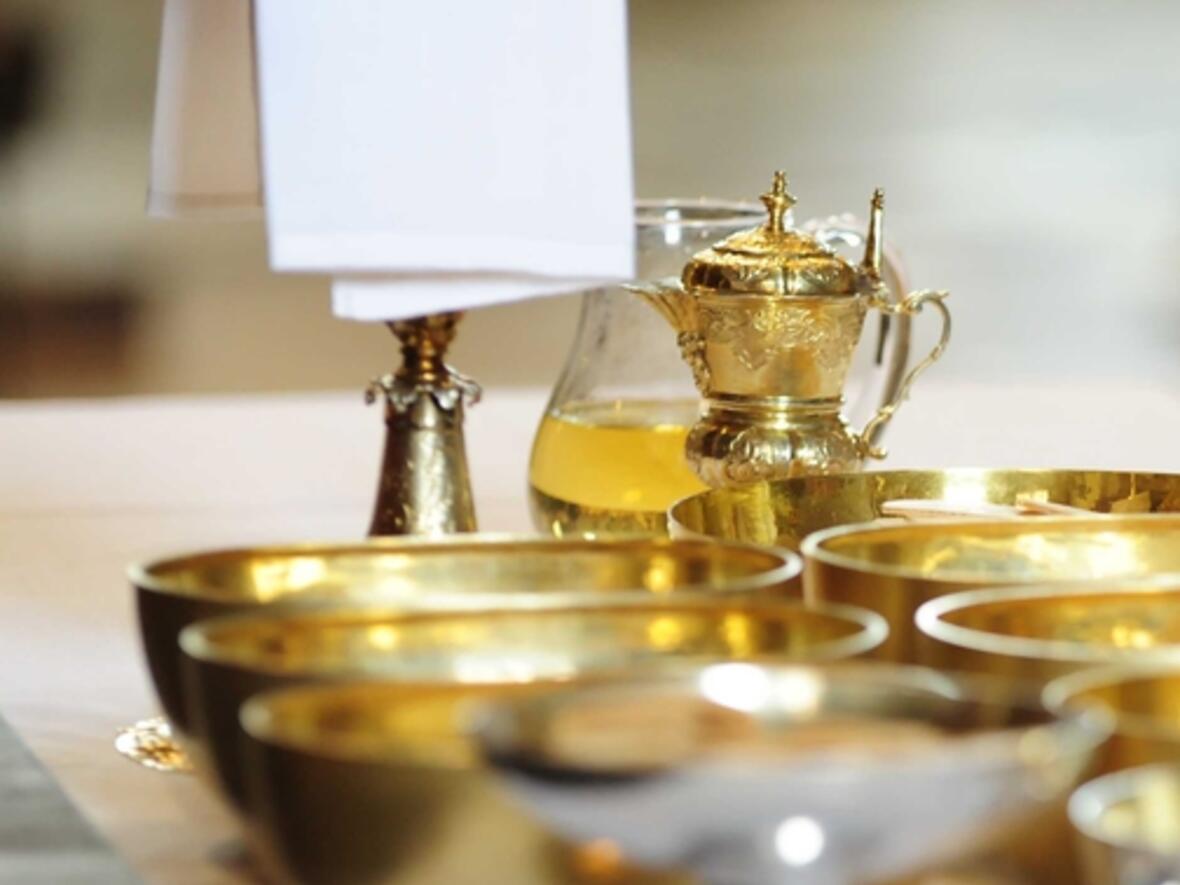 Die eucharistischen Gaben Brot und Wein. (Foto: pba/Nicolas Schnall)