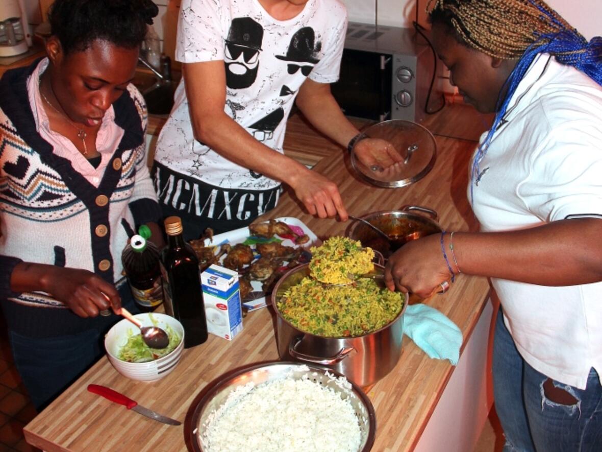 Im Haus St. Hildegard in Buxheim leben junge Flüchtlinge beiderlei Geschlechts zusammen. (Foto: KJF/Lorenz-Munkler)