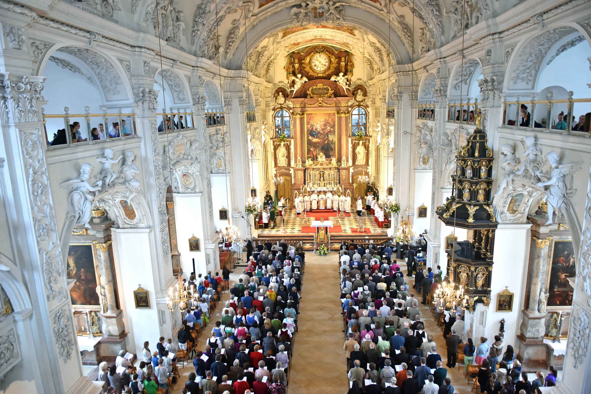 Ulrich geht auf Reisen ins Kloster Benediktbeuern - Pontifikalamt mit Bischof Konrad