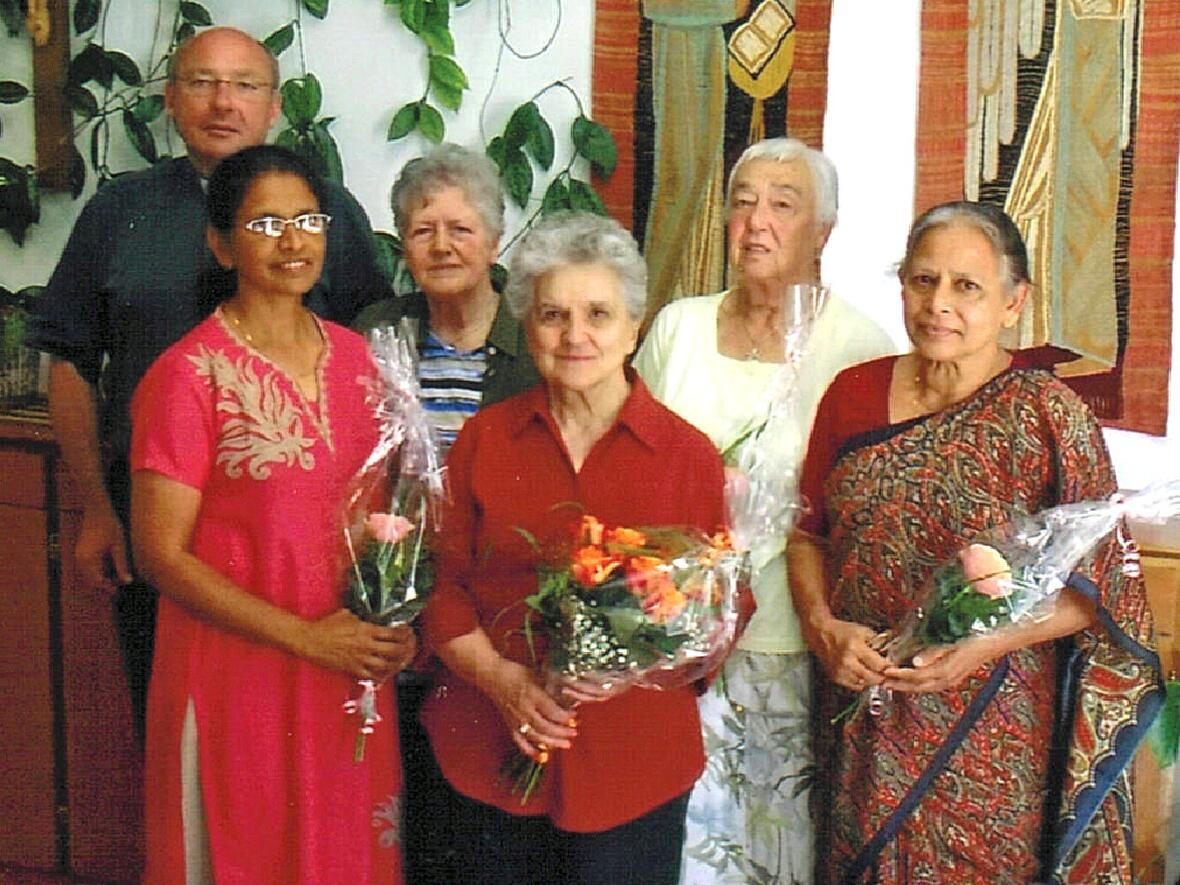 Ordensreferent Pfarrer Dr. Lindl mit dem gewählten Regionalrat der "Ancillae" in Benediktbeuern. (Foto: Ancillae)