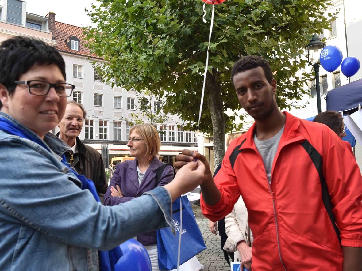 aktion-herz-zeigen-solidaritaetsaktion-ruft-zu-kultur-der-wertschaetzung-und-mitmenschlichkeit-auf1763960