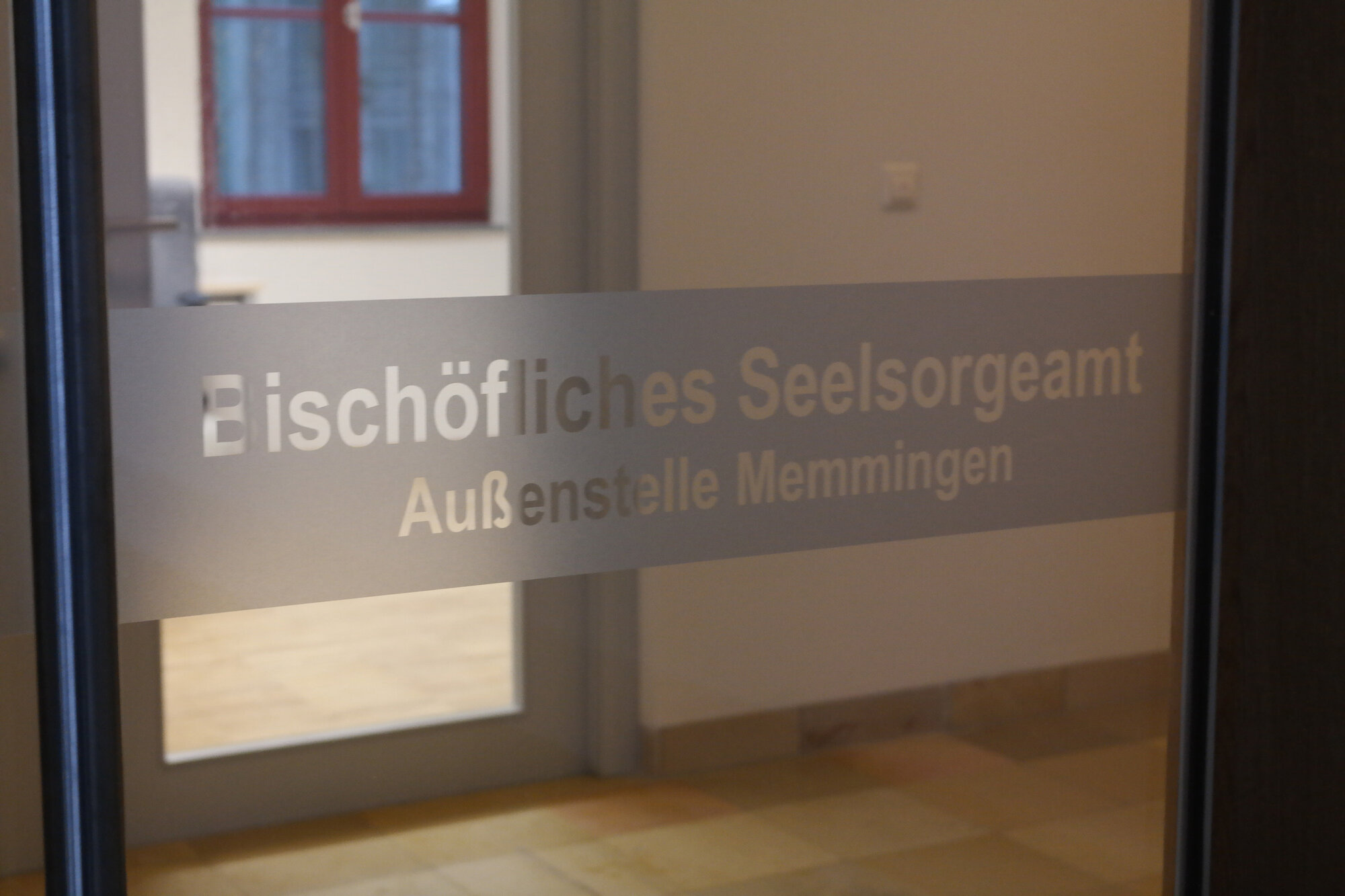 Schild Außenstelle.