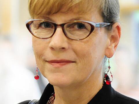 ein-schatz-an-begleitung-und-trost-interview-mit-prof-dr-gerda-riedl-zur-katholischen-bestattungskultur1855212