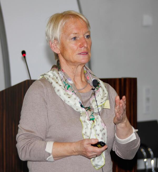Dr. Elisabeth Wienemann von der Universität Hannover. (Foto: Bernhard Gattner / Caritas Augsburg)