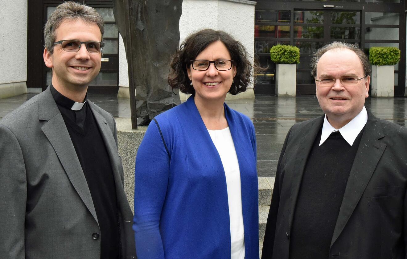 Domkapitular Armin Zürn, Angelika Maucher und Seelsorgeamtsleiter Prälat Dr. Bertram Meier (v.links). (Foto: Matthias Altmann /pba)