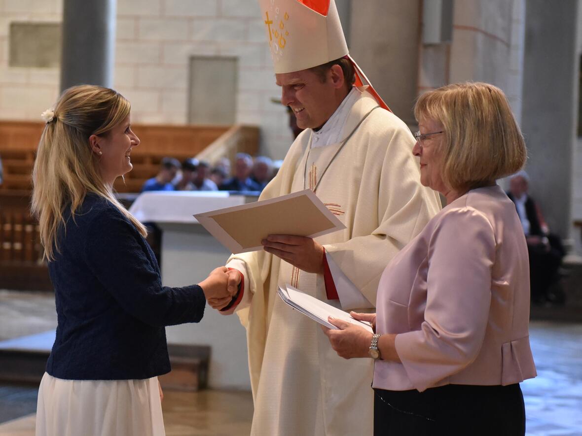 123 neuen Religionslehrern hat Weihbischof Florian Wörner heute die kirchliche Lehrerlaubnis erteilt. (Foto: Maria Steber / pba)