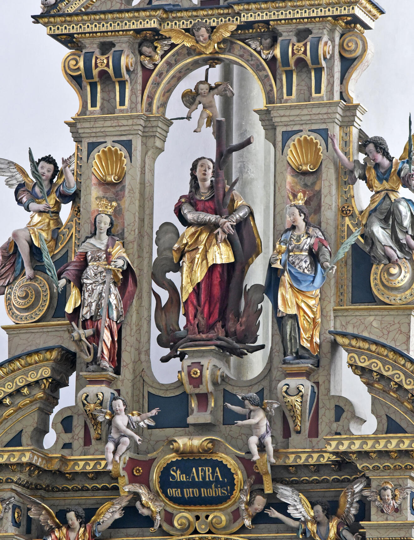 Am Afraaltar in der Basilika St. Ulrich und Afra ist das Martyrium der Bistumspatronin dargestellt. (Foto: Romana Kröling / pba)