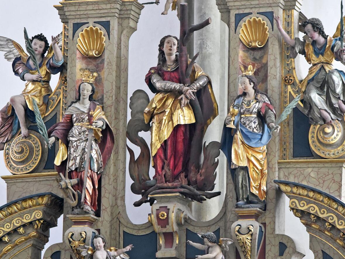 Am Afraaltar in der Basilika St. Ulrich und Afra ist das Martyrium der Bistumspatronin dargestellt. (Foto: Romana Kröling / pba)