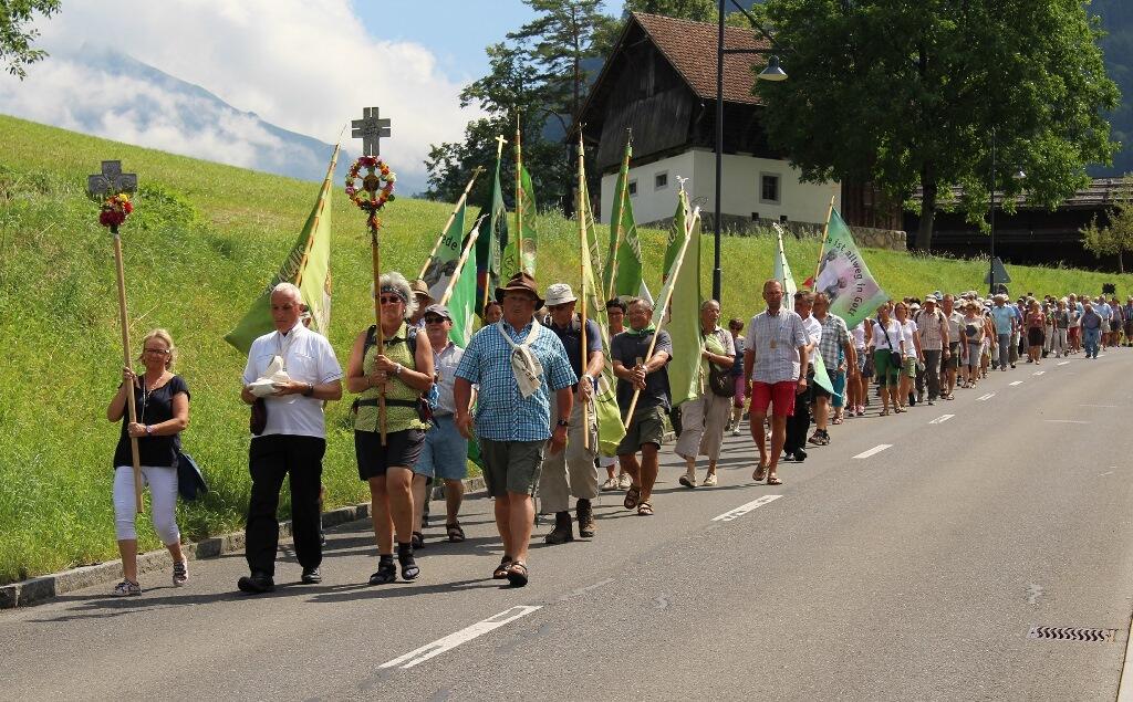 Die 200 Kilometer lange Fußwallfahrt an das Grab des Heiligen Niklaus von Flüe ist seit 40 Jahren Fixpunkt im Jahresprogramm der KLB. (Fotos: KLB / Dieter Haschner)