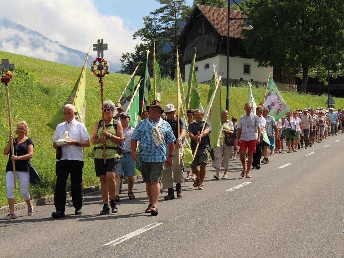 Die 200 Kilometer lange Fußwallfahrt an das Grab des Heiligen Niklaus von Flüe ist seit 40 Jahren Fixpunkt im Jahresprogramm der KLB. (Fotos: KLB / Dieter Haschner)