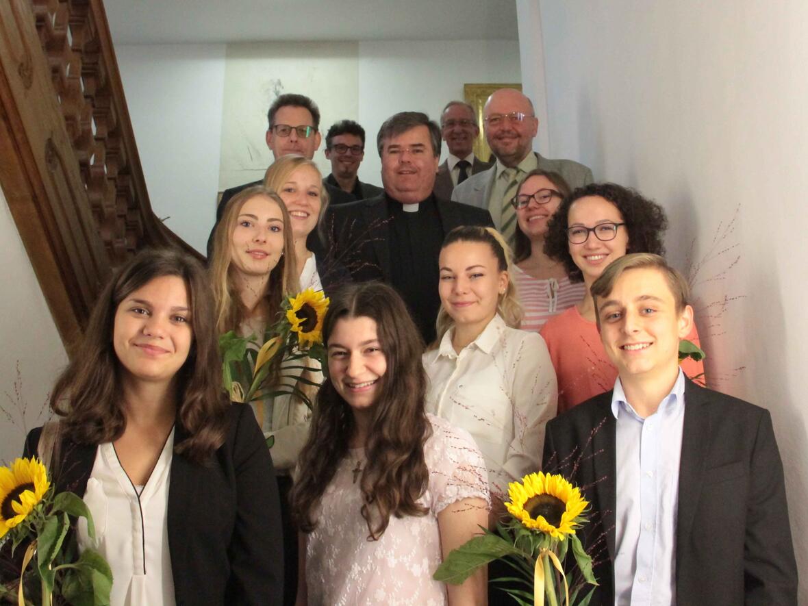 Die neuen Auszubildenden wurden heute von Generalvikar Harald Heinrich und Personalverantwortlichen im Bischöflichen Ordinariat begrüßt. (Foto: Daniel Jäckel/pba)